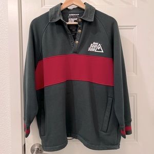 Water repellent sweatshirt